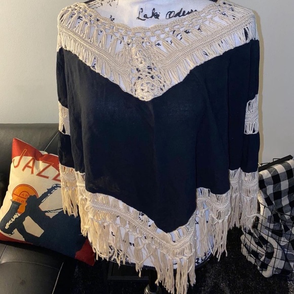Vintage style top with fringes Black and Cream Size L - Picture 1 of 3